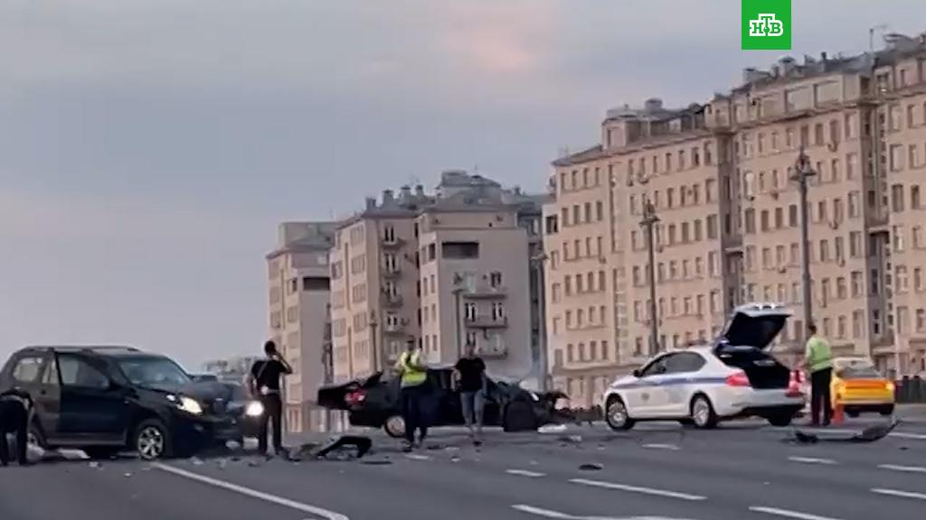 Движение по Большому Каменному мосту восстановили после смертельного ДТП