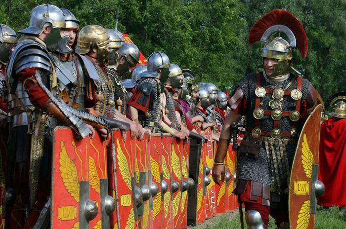 История римского шлема шлемы, плечи, можно, кольчуги, сверху, римский, защиты, римских, имеют, очень, снаряжение, наиболее, ударов, элементов, истории, шлемов, могло, Достаточно, также, удара