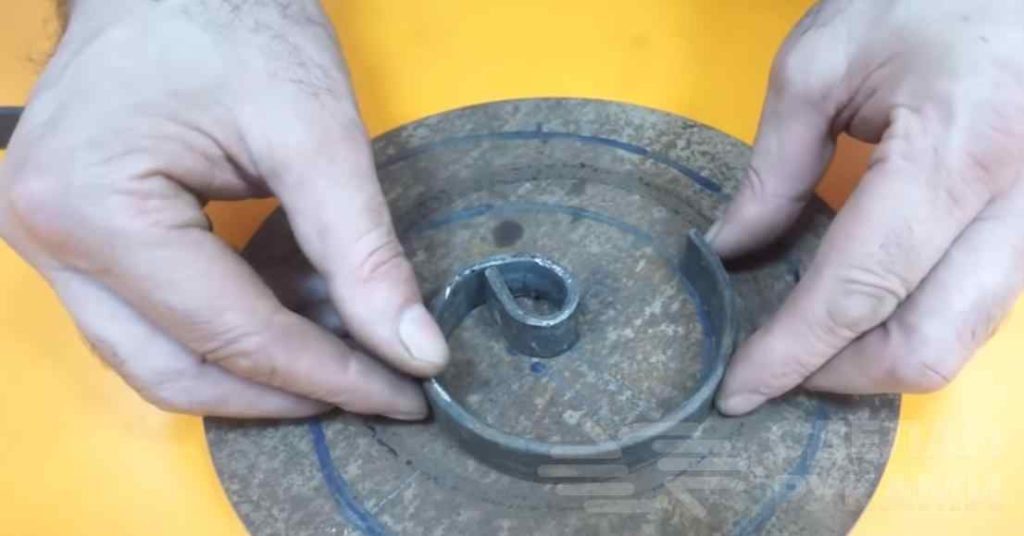 Гибочный станок для холодной ковки фигурных элементов Гибочный станок для холодной ковки фигурных элементов