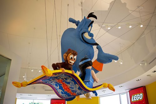 Удивительные LEGO-скульптуры, глядя на которые так и хочется достать свой конструктор и начать строить Удивительные LEGO-скульптуры, глядя на которые так и хочется достать свой конструктор и начать строить