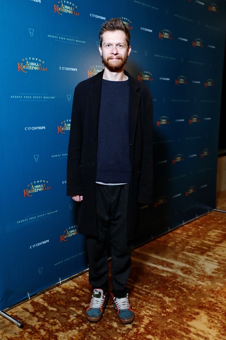 Влад Соколовский с девушкой Ангелиной, Ирина Апексимова с дочерью Дарьей Авратинской и другие на премьере в Москве Кино,Кино