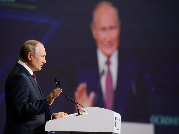 “Дома – надежней”: Путин призвал на ПМЭФ-2022 отказаться навсегда от проверок бизнеса (ВИДЕО)