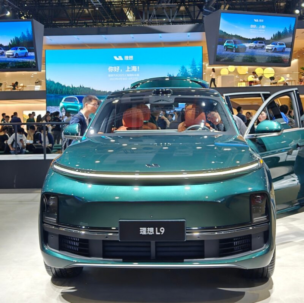 Первый чистый электромобиль Li Auto получит батарею Qilin от CATL. К 2025 году будет выпущено 5 моделей BEV
