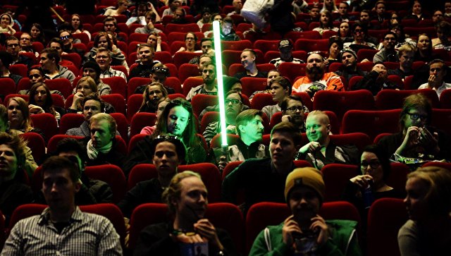 Зрители на  премьере фильма Звездные войны: Пробуждение силы. Архивное фото