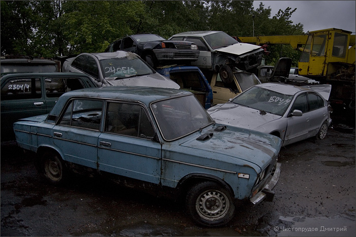 12 загадочных автосвалок, где можно найти удивительные автомобили