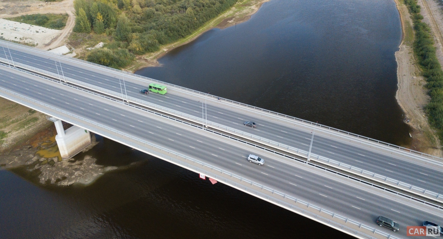 Мост с захватывающим спуском, который щекочет нервишки автомобилистам Автомобили