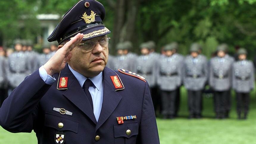 Генерал НАТО кратко рассказал, в чем отличия русских и американских солдат Генерал НАТО кратко рассказал, в чем отличия русских и американских солдат новости,события