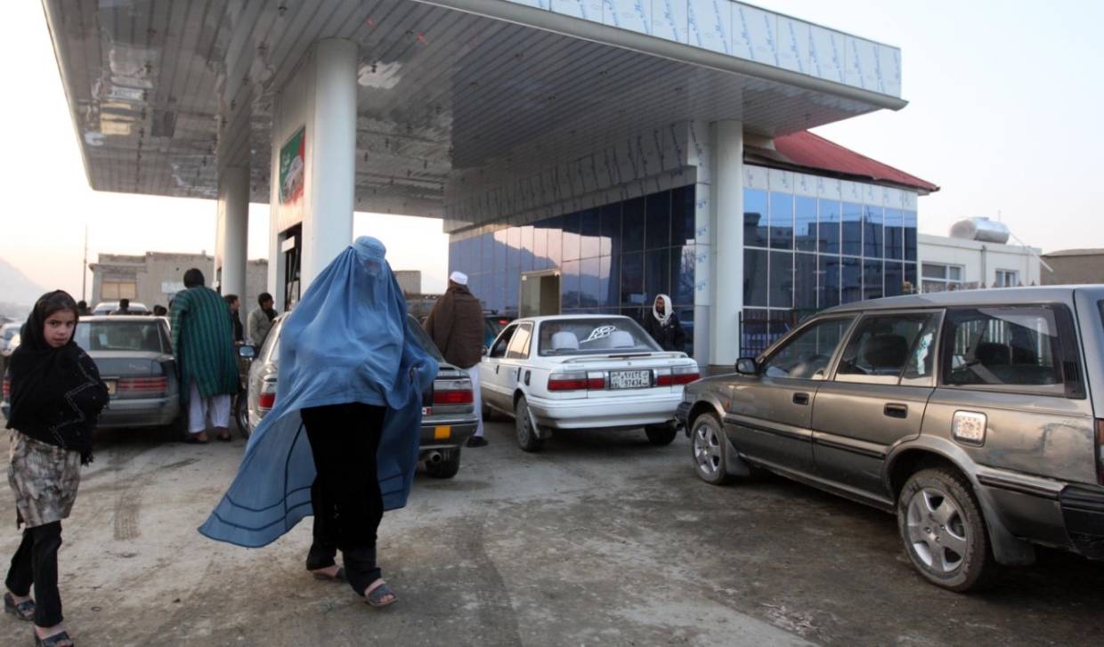 Цена бензина в Афганистане начала снижаться благодаря поставкам из Ирана