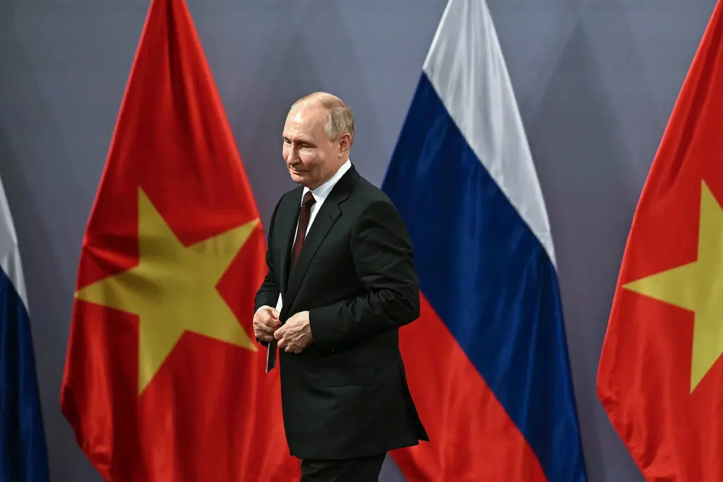 Владимир Путин во Вьетнаме, фото из Нью-Йорк Таймс
