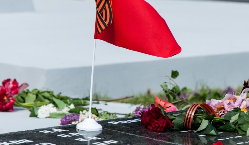 Евродепутаты призвали ЕК расследовать снос памятников победы над фашизмом в странах ЕС