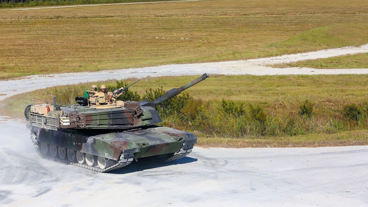 Минобороны Румынии намерено закупить батальон американских танков Abrams