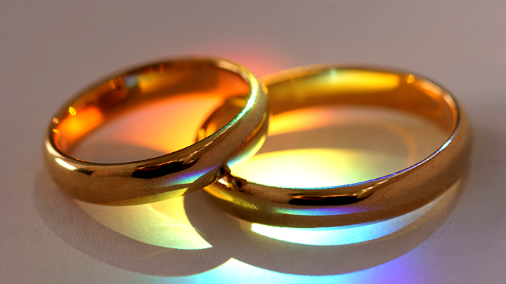 Чудеса толерантности: Трансгендера Назара посадили в женское СИЗО, а он взял и женился