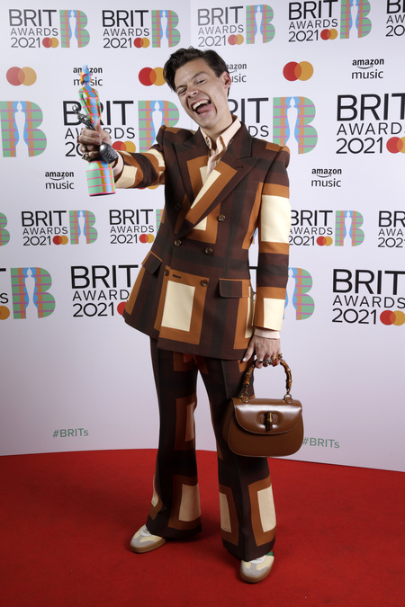 Дуа Липа, Элтон Джон, Тейлор Свифт, Билли Портер и другие на премии BRIT Awards 2021 группа, британский, Свифт, британская, Awards, больше, вечер, сингл, номинации, девушки, которые, премии, Стайлс, многие, своих, исполнительница, исполнитель, Билли, Little, певица