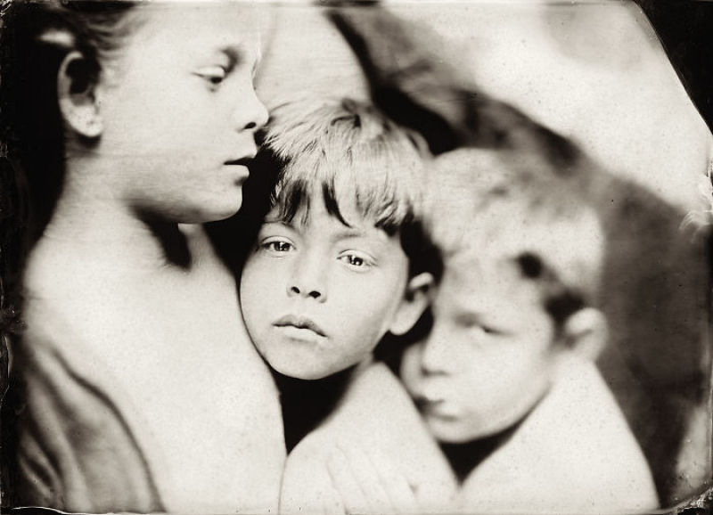 Снимая детей, фотограф использует 166-летнюю технику и результат потрясает 