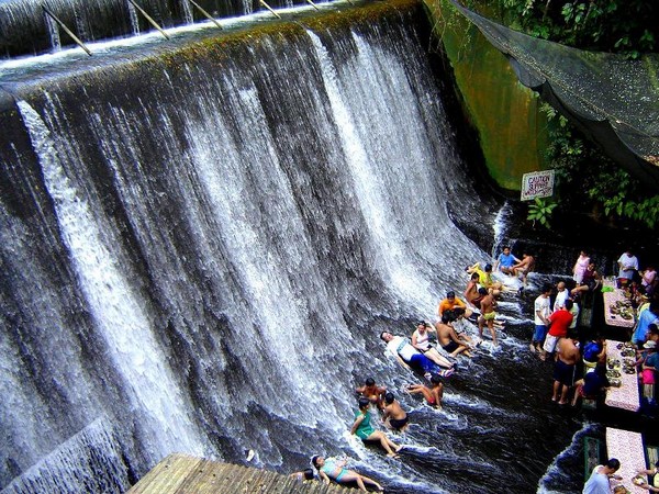 Ресторан у подножия водопада в Сан Пабло (6 фото)