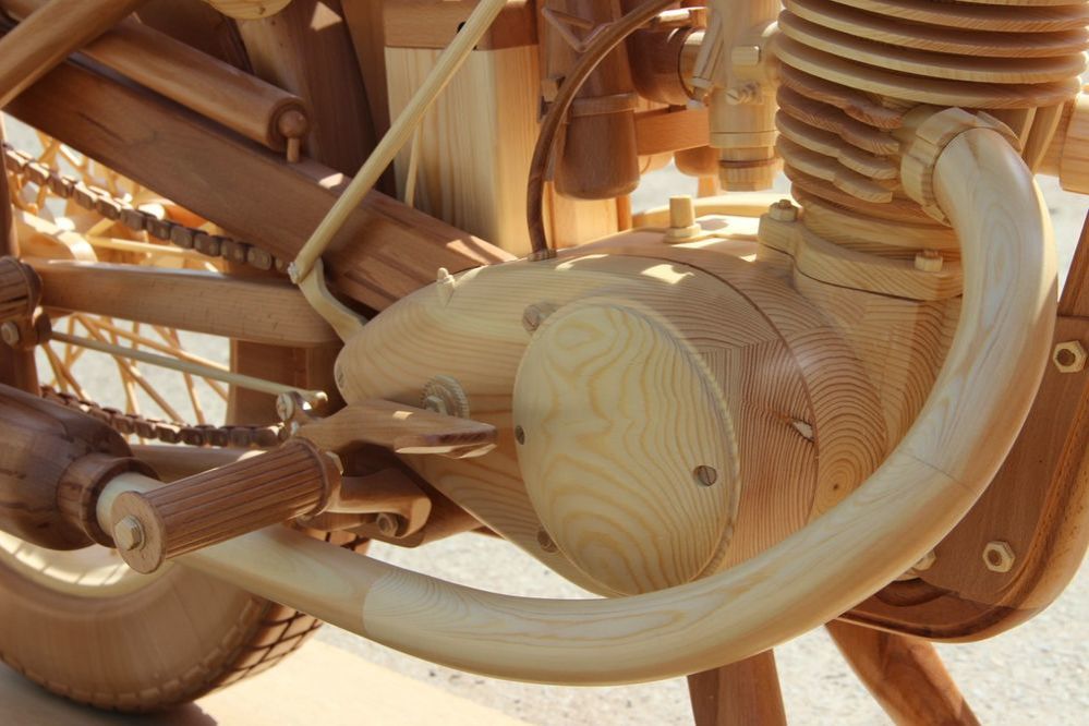 Юрий Хвтисишвили создал точную деревянную копию легендарного советского мотоцикла ИЖ-49 вдохновляемся,дерево
