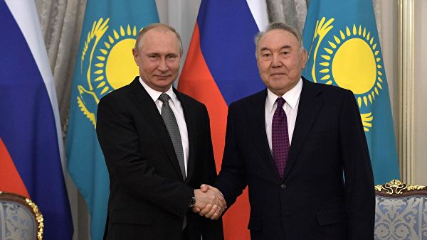 Президент РФ Владимир Путин и глава Совета безопасности Казахстана и председатель правящей партии Нур Отан Нурсултан Назарбаев