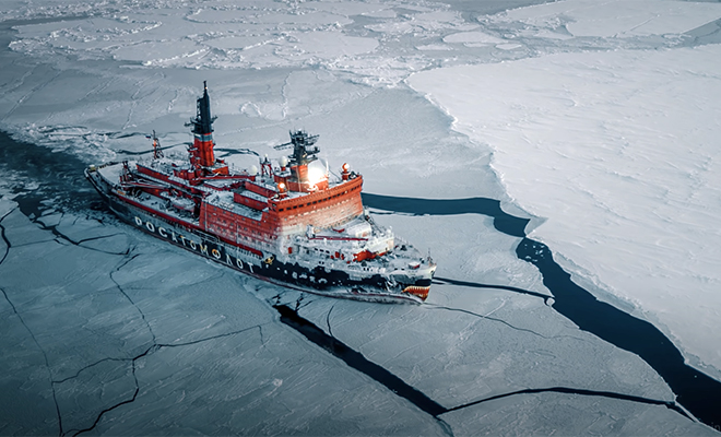 Ледокол Ямал идет сквозь льды Арктики как по маслу. Видео с камеры на корпусе