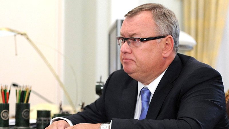 Медведев продлил полномочия Костина на посту главы ВТБ