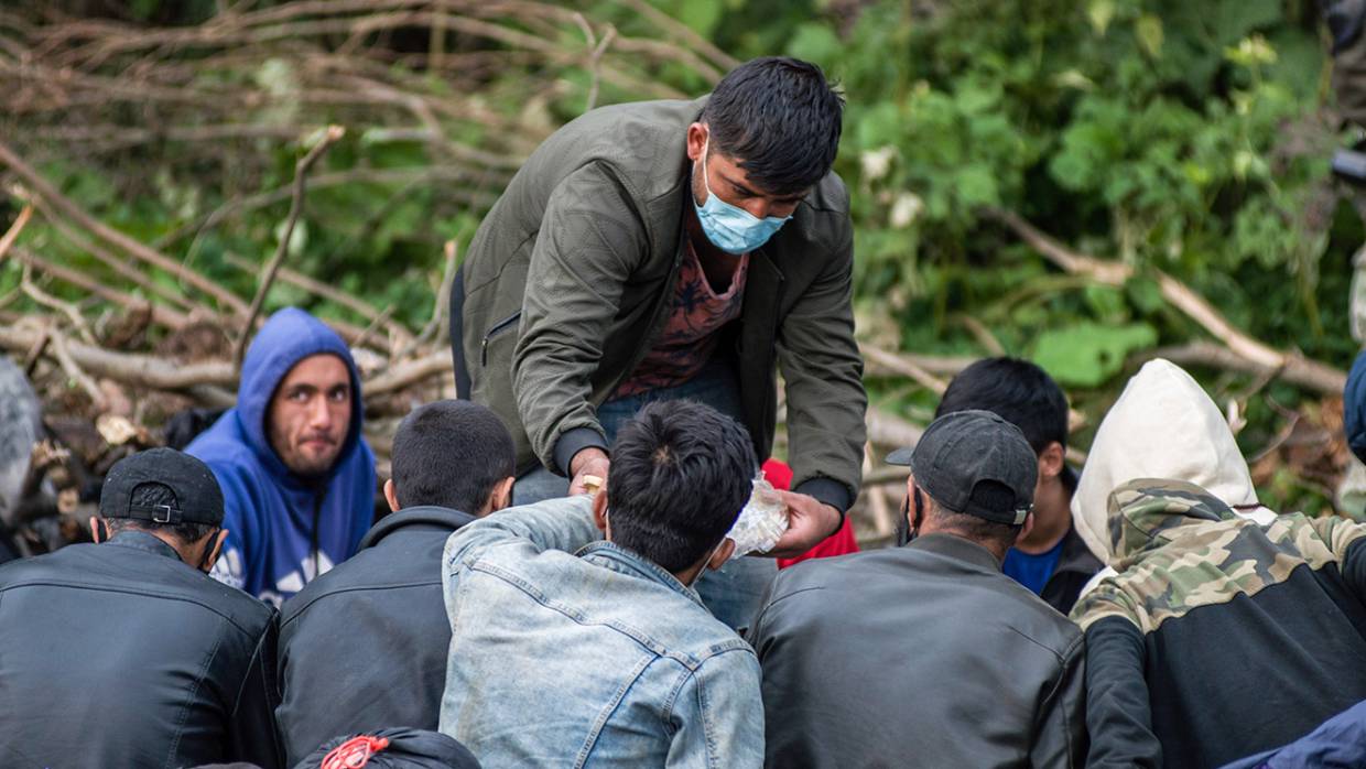 Красный Крест выступил за гуманное отношение к беженцам на границе Евросоюза