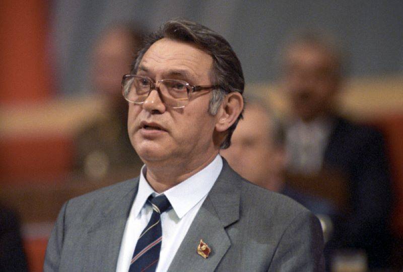 Ушедшие в пике. К 25-летию дефолта в России Ушедшие в пике. К 25-летию дефолта в России россия