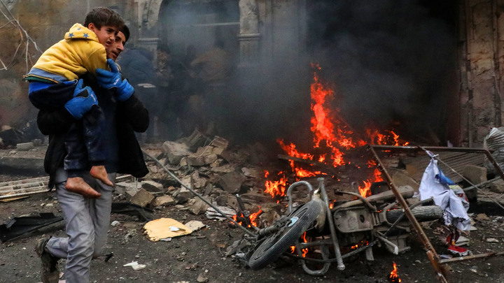 ВАШИНГТОН РАЗМАХНУЛСЯ И УДАРИЛ: "СОННЫЙ ДЖО" ПОКАЗАЛ БИЦЕПС, НО ДРЯБЛЫЙ