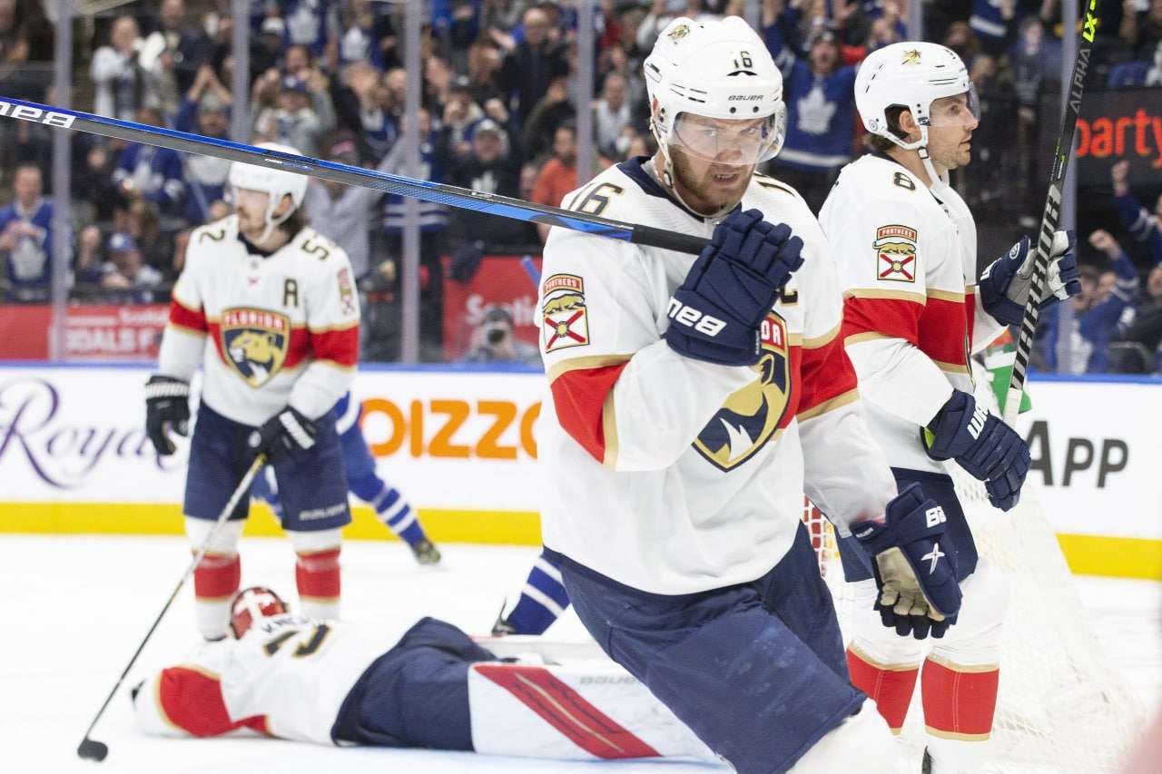 Хоккеисты «Флориды» «отметили» третье подряд поражение от «Тампы» в стриптиз-баре