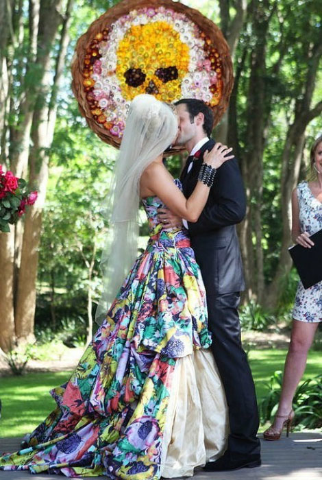 15 идей необычных свадебных нарядов, которые подчеркнут индивидуальность и характер современных невест