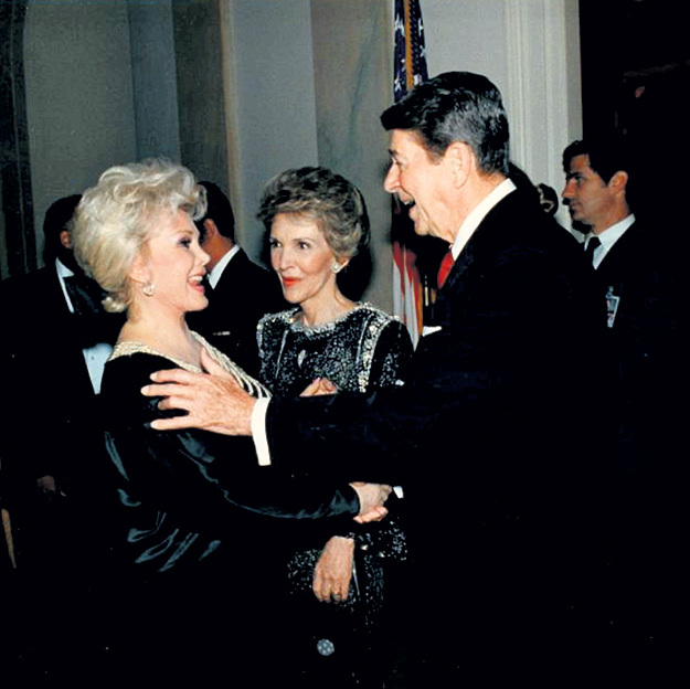 С президентом США Рональдом РЕЙГАНОМ и его первой леди Нэнси РЕЙГАН
