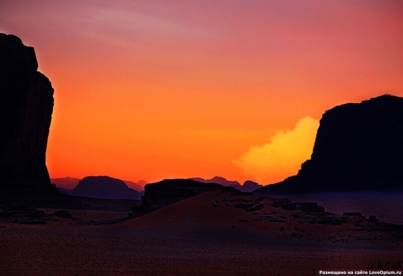Пески времён: Лунная долина в Иордании Ушанова, Петра, пустыне, очень, ктото, Лунной, бедуинов, Пустыня, пустыня, бедуина, бедуинами, здесь, пустыню, можно, долине, место, обязанностей, градусов, небольшое, отправились