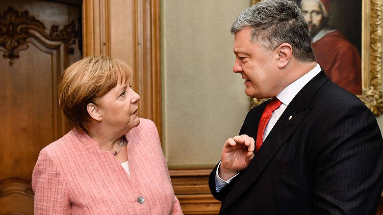 Порошенко назвал экс-канцлера Германии Меркель ангелом-хранителем для Украины
