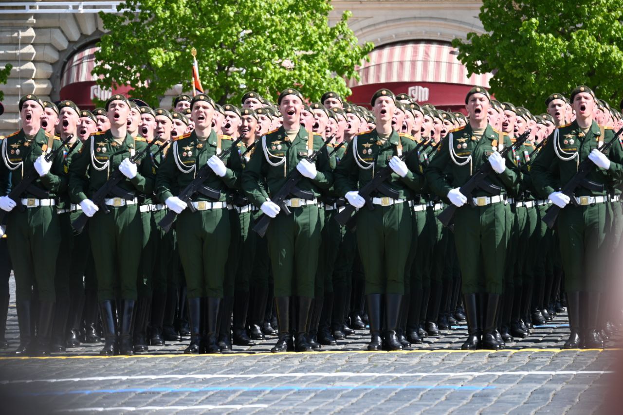 парад побежденных в москве