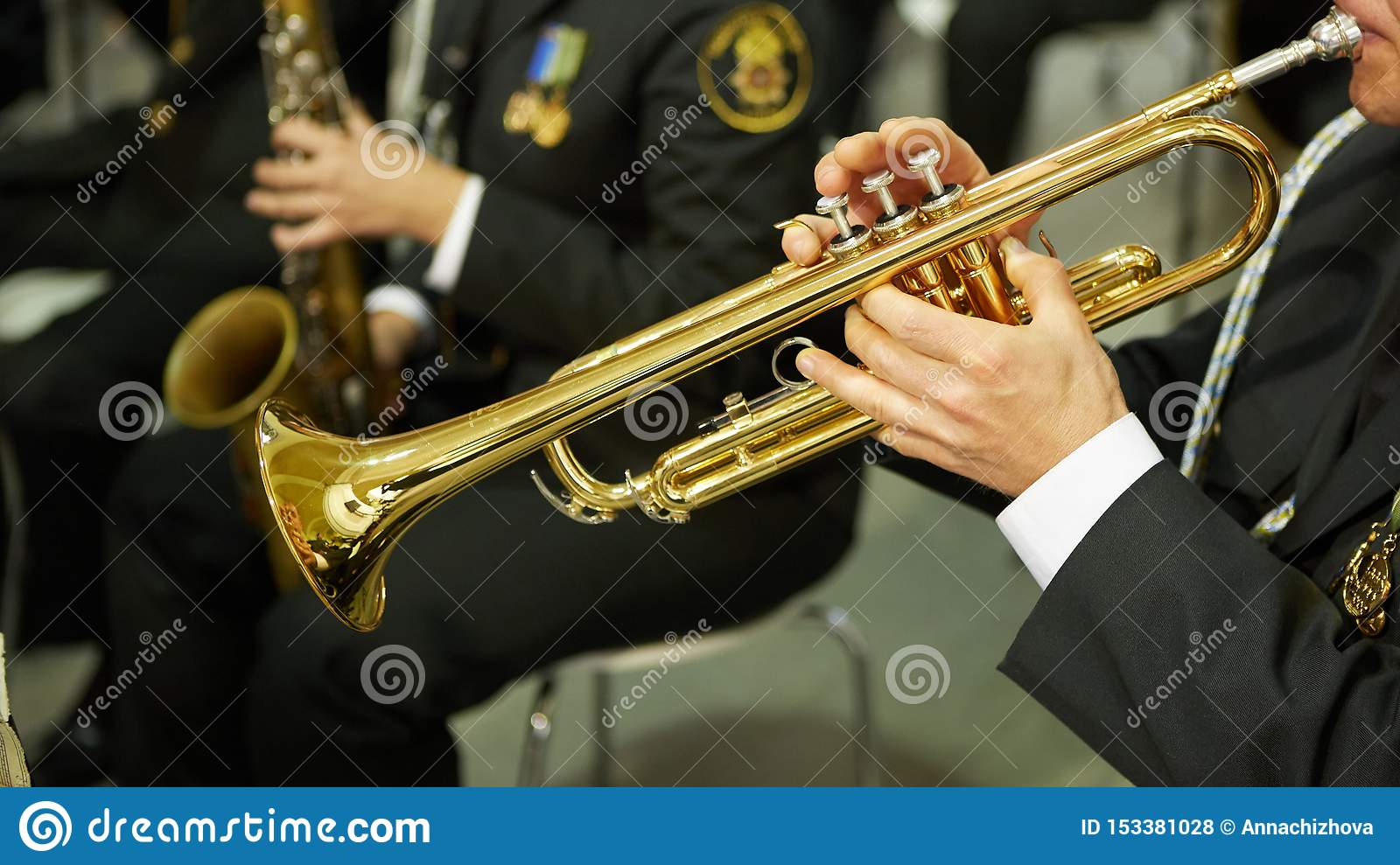 Поющая труба