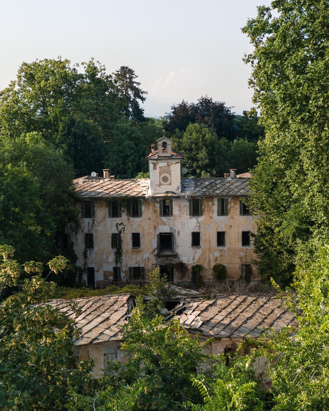 Атмосферные заброшенные места в разных уголках Европы 