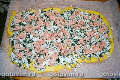 Фотографии рецепта Сырный рулет с творогом и красной рыбы , 09 Сырный рулет с творогом и красной рыбы , Шаг 09