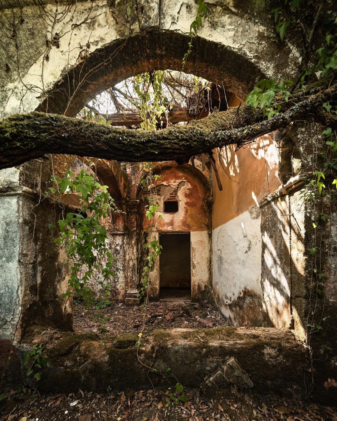 Атмосферные заброшенные места в разных уголках Европы 
