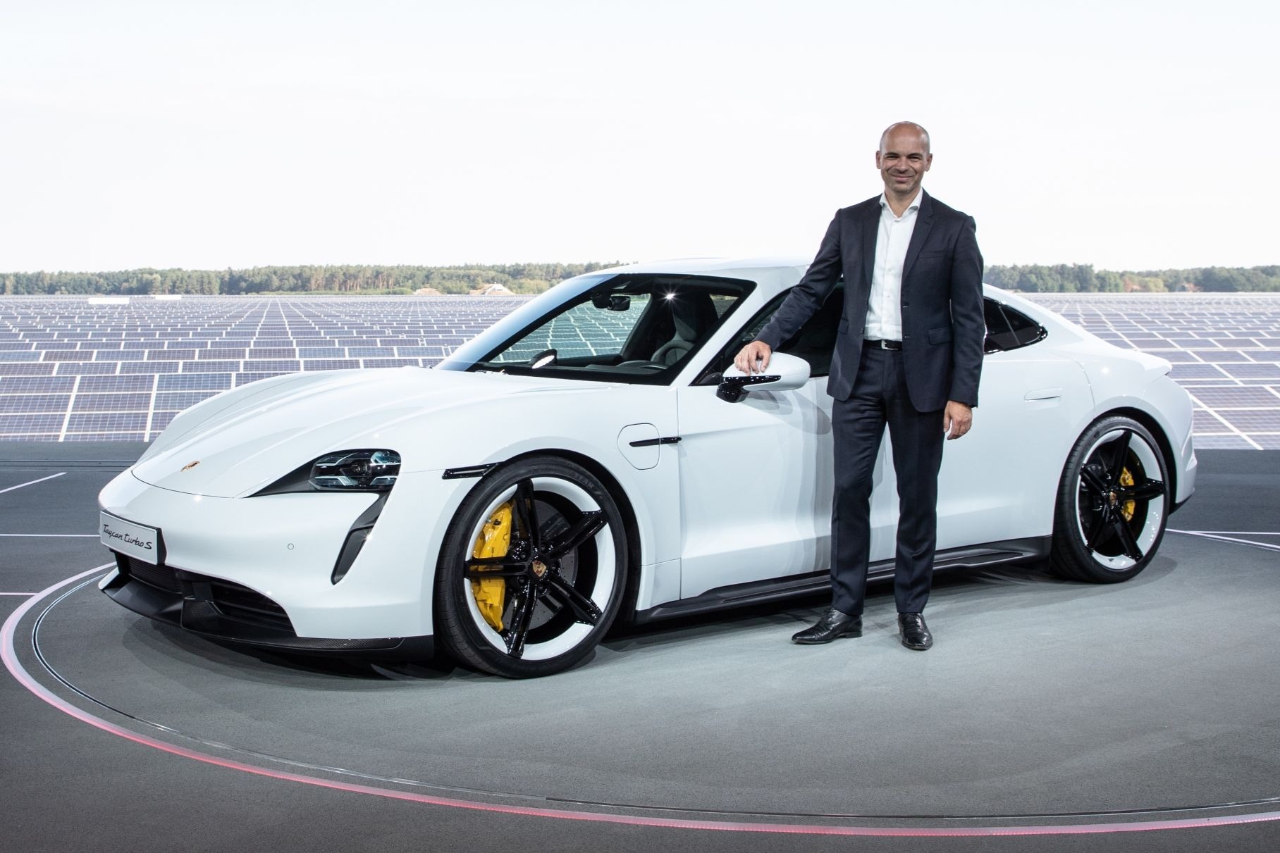 Apple наняла инженера из Porsche для работы над своим первым электрокаром Новости
