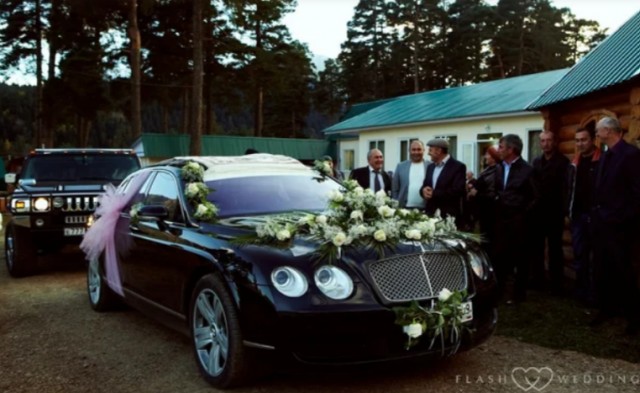 Зачем на Кавказе крыши свадебных лимузинов сверху украшают коврами авто и мото,автоновости