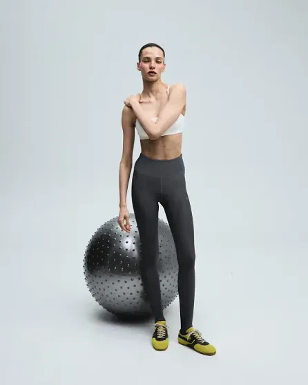 Алеся Кафельникова стала лицом российского спортивного бренда Кафельникова, onitАлеся, Алеся, модель, бизнесменом, снялась, Ранее, своём, первом, Westwood, Ходченковой, международном, кампейне, Estee, Vivienne, LauderНапомним, Weinsanto, замужем, бывшим, возлюбленным