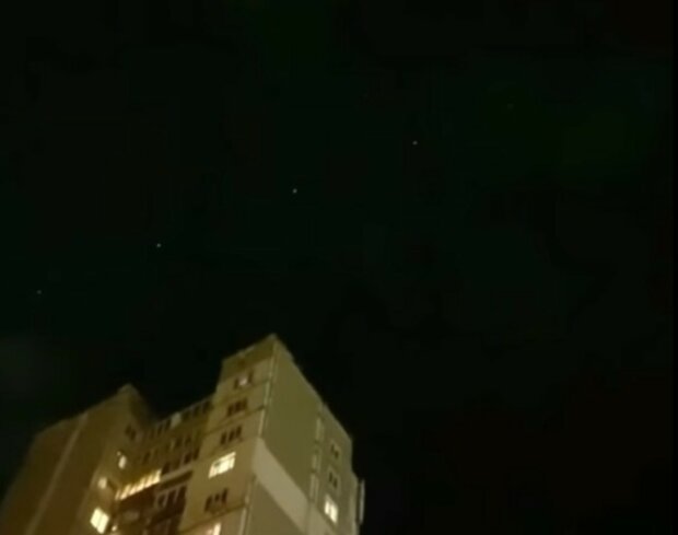 Необычное явление озарил ночное небо Киева, люди не верят глазам: 