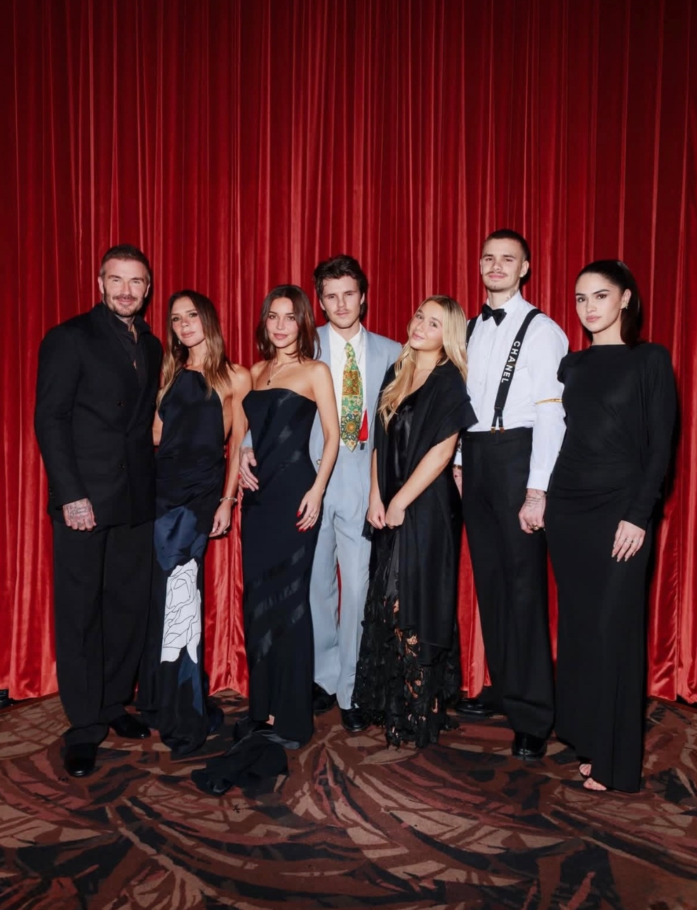 Виктория Бекхэм впервые ответила на обвинения старшего сына Бруклина: «Мы старались быть хорошими родителями» Бекхэм, Бруклин, детей, также, Виктория, рождения, родителями, Виктории, Street, Харпер, Пельтц, дизайнер, мужем, поддерживает, апреля, своего, очень, словам, скорее, Бруклина