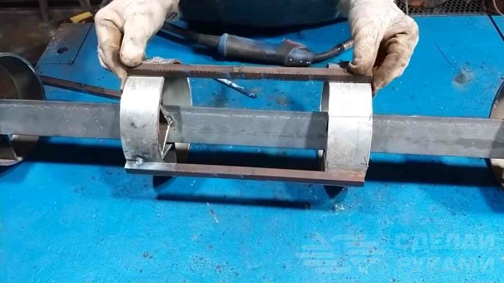 Простое приспособление, которое облегчит сварку металла самоделкин