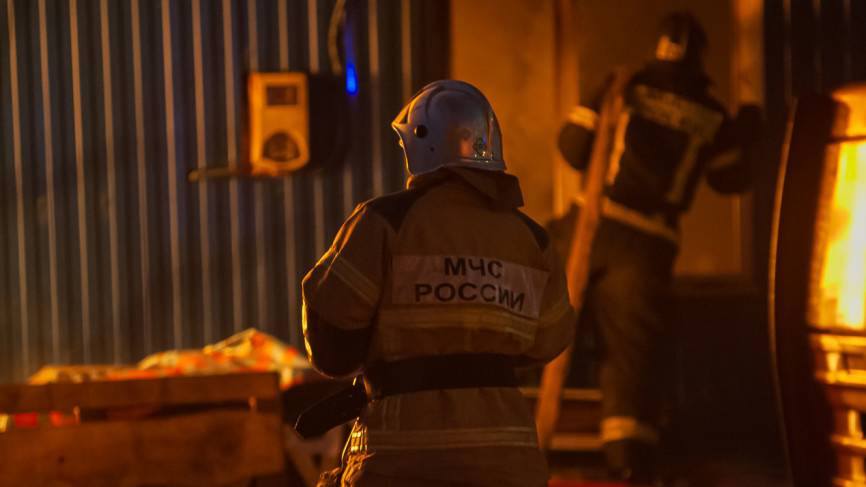 Пассажирский автобус сгорел дотла на остановке в Сыктывкаре Пассажирский автобус сгорел дотла на остановке в Сыктывкаре Происшествия