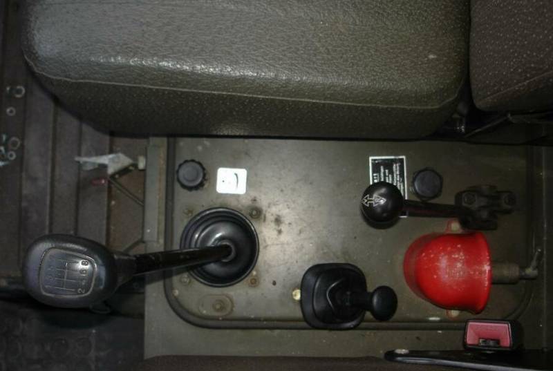 Военные грузовики и в огонь, и в воду Военные грузовики и в огонь, и в воду оружие