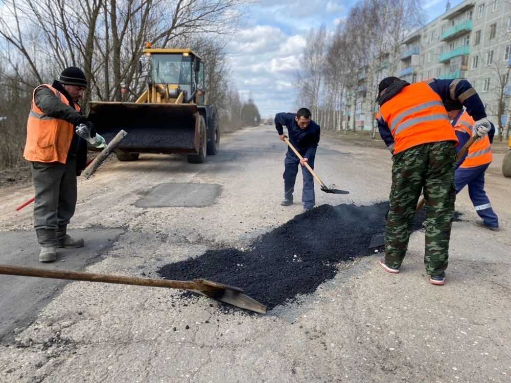 Шумят на улице