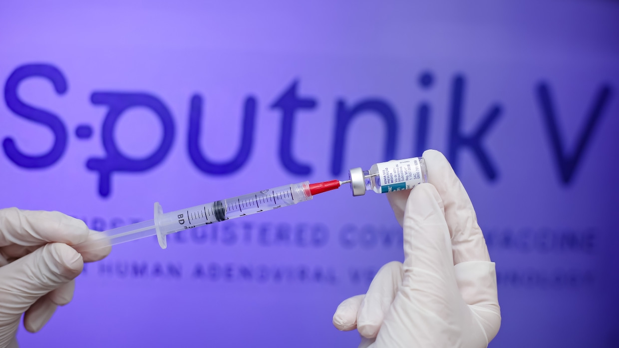 Петербург принял еще 18,3 тыс. доз вакцины от коронавируса «Спутник V»
