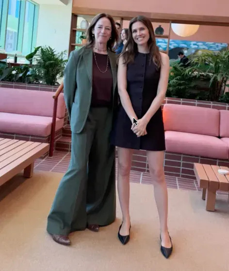 Даша Жукова вышла в свет с 13-летней дочерью от олигарха Романа Абрамовича Жукова, миллиардера, Дерек, сыном, Мёрдока, Руперта, замужем, Бласберг, Жуковой, Джонстон, Финиксе, греческого, Ставросом, Ниархосом, НьюЙоркеНапомним, сыграли, артистов, темнокожих, свадьбу, здание