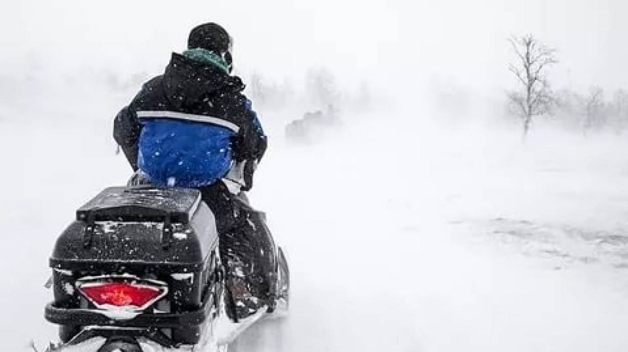 Пропавшего водителя снегохода ищут на севере Камчатки