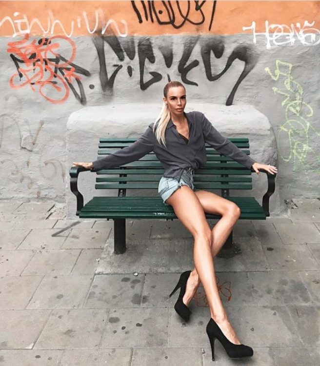 Женщины ей завидуют, а мужчины пускают слюни: шведская фитнес-модель своими ногами покоряет Инстаграм иа остергрен