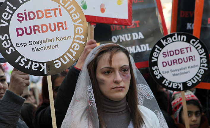 Акция протеста против принуждения к браку и бытового насилия в Анкаре, Турция